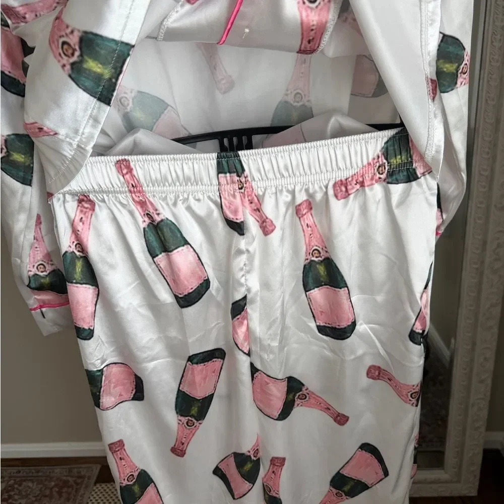 Unbranded champagne print